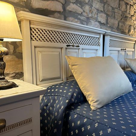 Hotel Casona Los Caballeros Сантильяна-дель-Мар Экстерьер фото