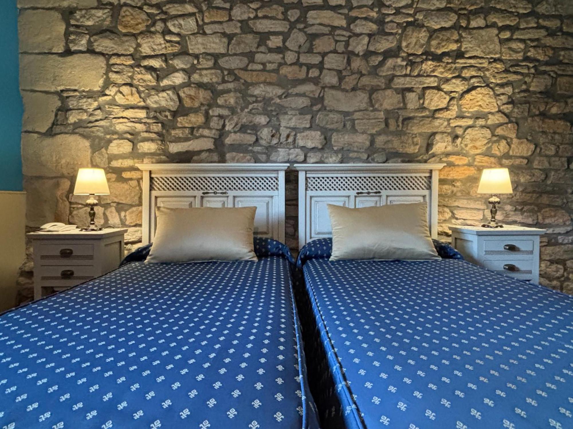 Hotel Casona Los Caballeros Сантильяна-дель-Мар Экстерьер фото