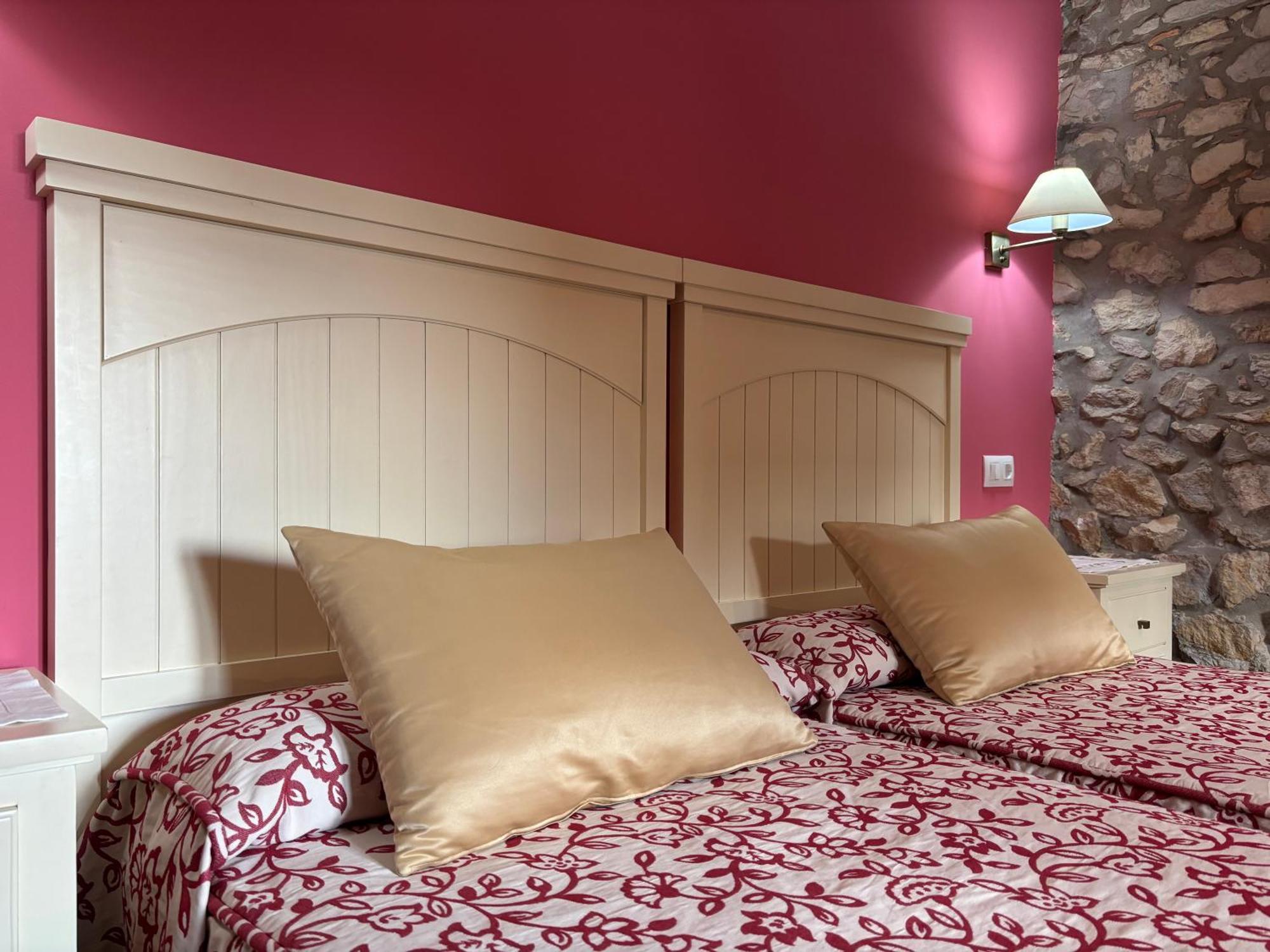 Hotel Casona Los Caballeros Сантильяна-дель-Мар Экстерьер фото