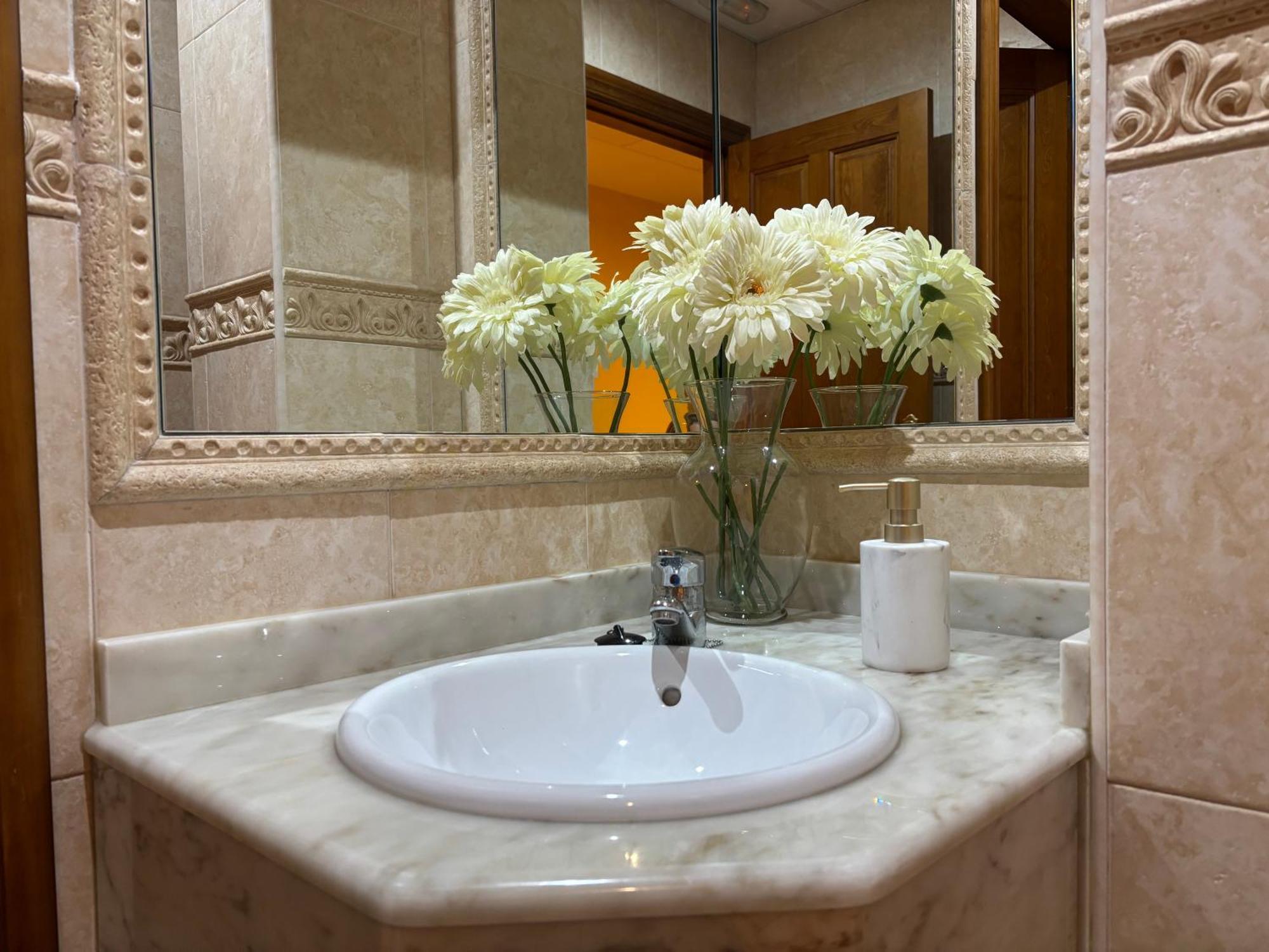 Hotel Casona Los Caballeros Сантильяна-дель-Мар Экстерьер фото