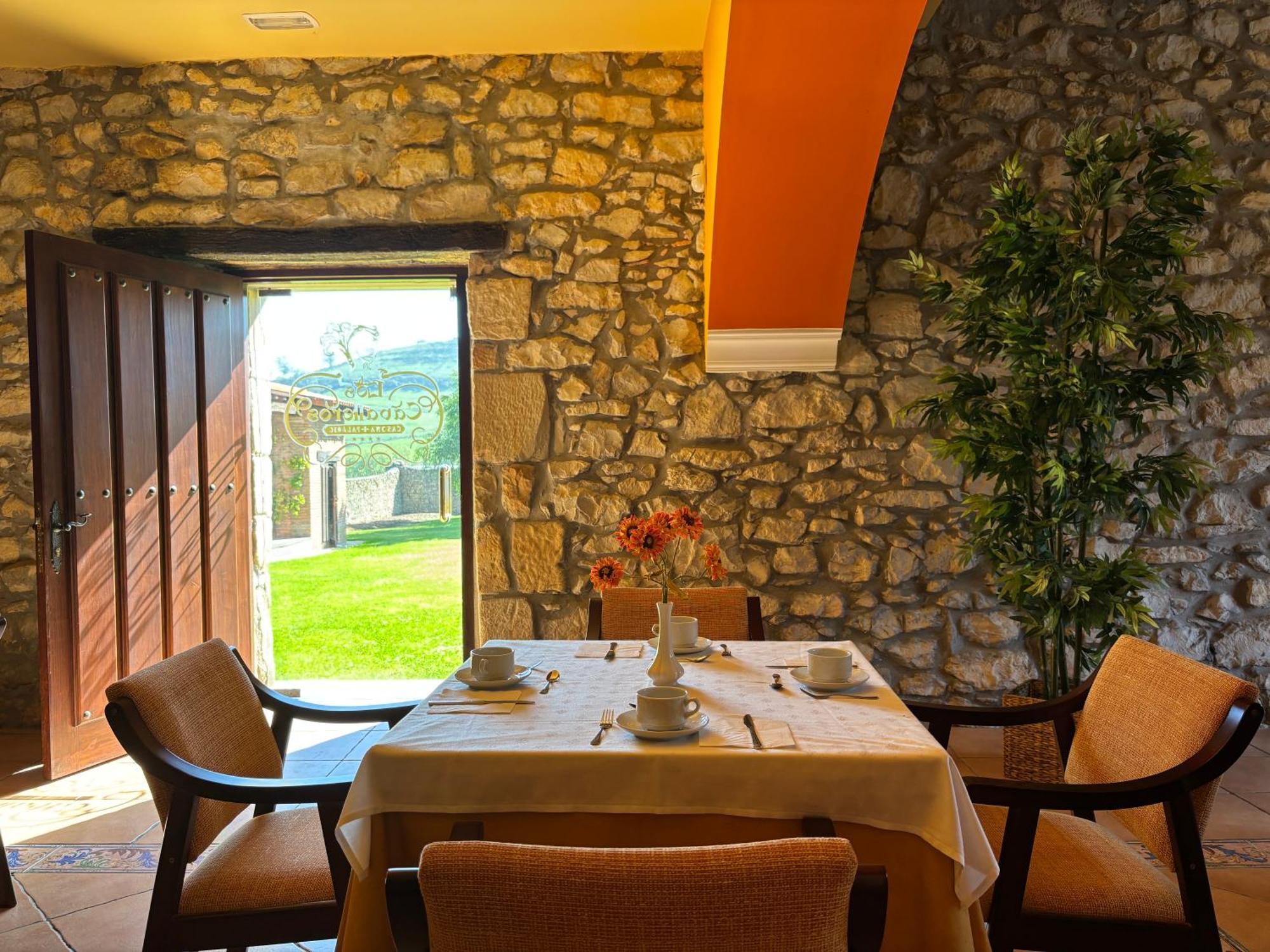 Hotel Casona Los Caballeros Сантильяна-дель-Мар Экстерьер фото
